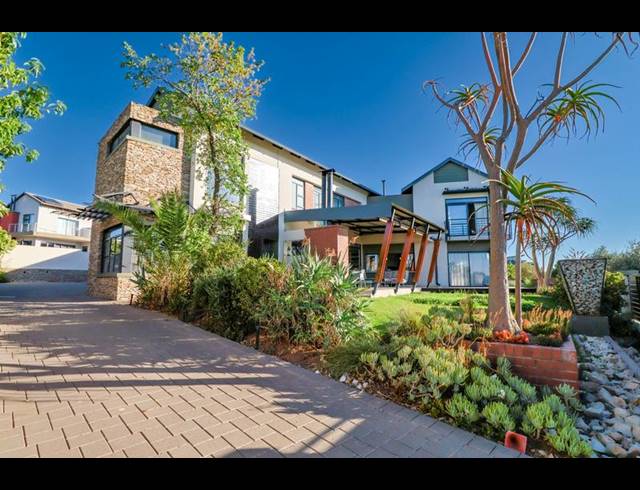 4 BEDROOM HOUSE FOR SALE IN COPPERLEAF ESTATE